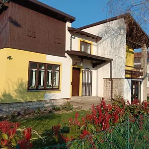 https://villa-lim.italymilanhotels.net